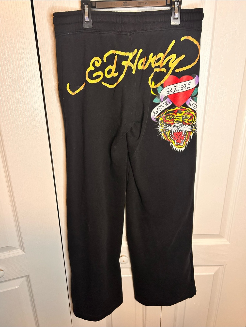 Ed Hardy Women’s Medium Black Tiger Heart Sweatpants Yellow Logo Y2K